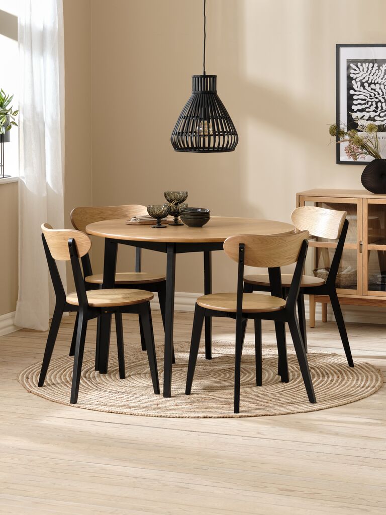 JEGIND Ø105 Tisch Eiche natur + 4 JEGIND Stühle Eiche/schw