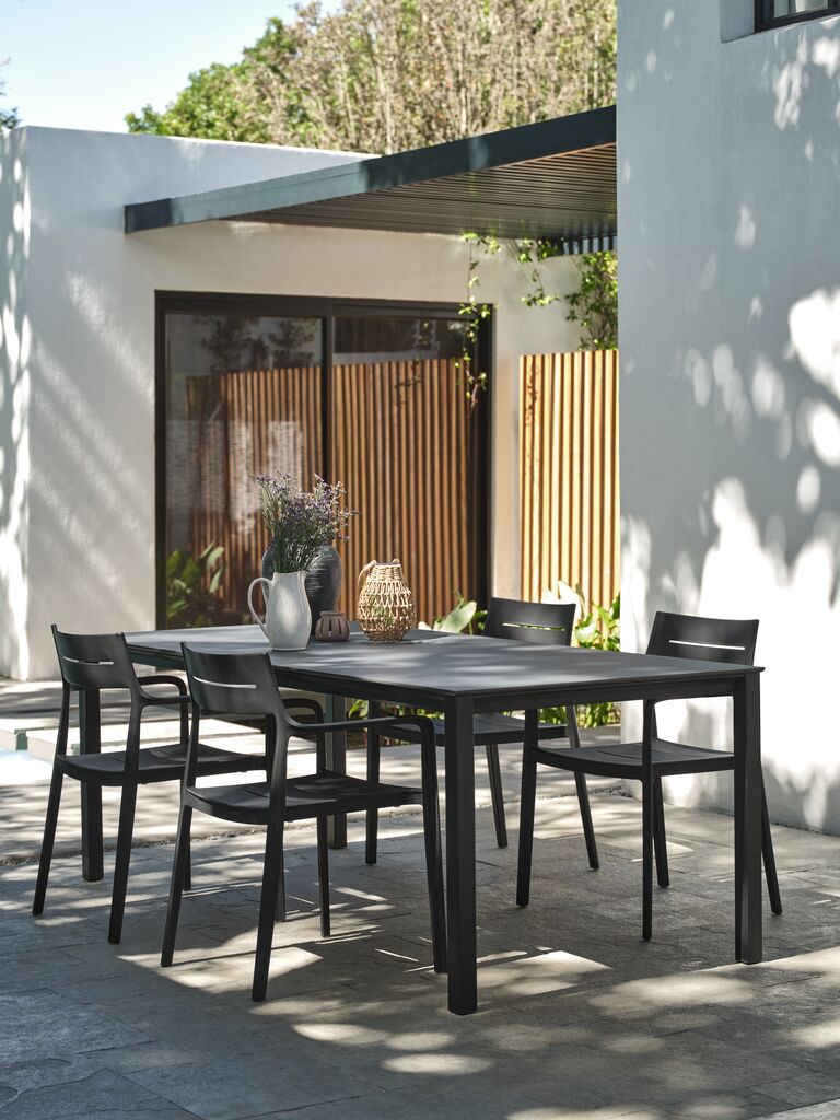 LANGET L207 Tisch + 4 INGSTRUP Stühle schwarz