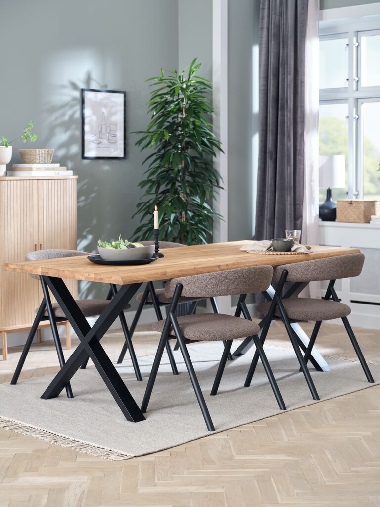 ROSLEV L200 Tisch Eiche natur + 4 HINDEVAD Stühle hellbraun