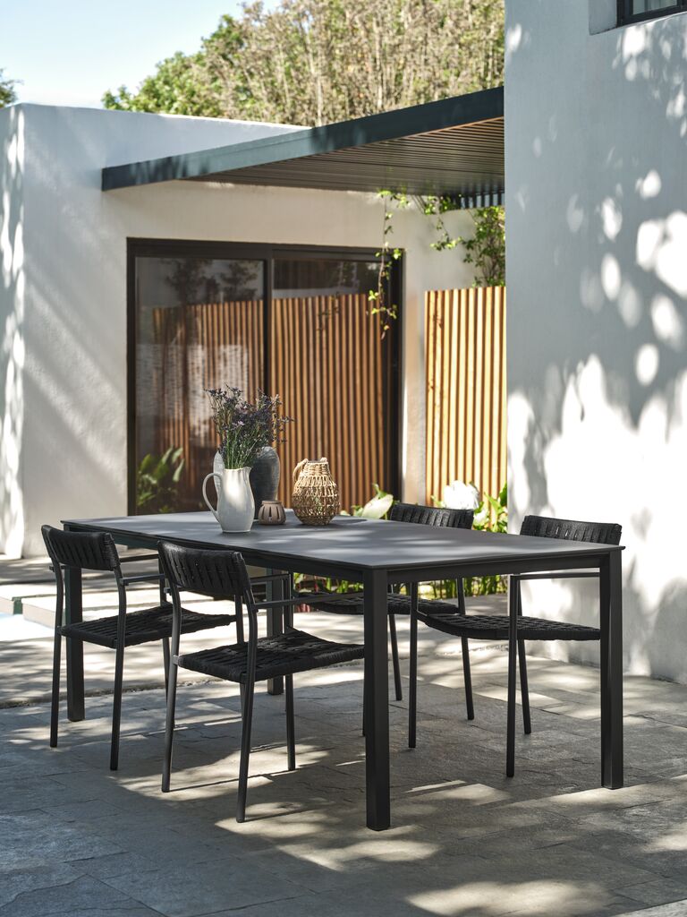 LANGET L207 Tisch + 4 TRILLEVALLEN Stuhl schwarz